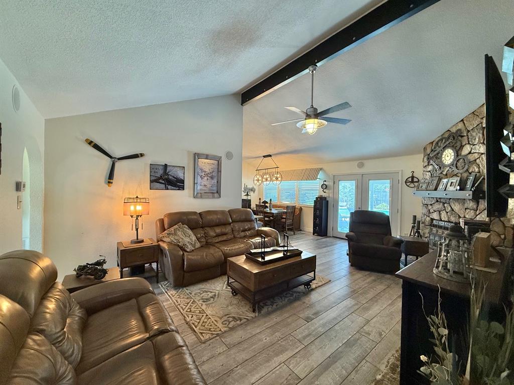 2330 Little John Lane, Groves, Texas image 5