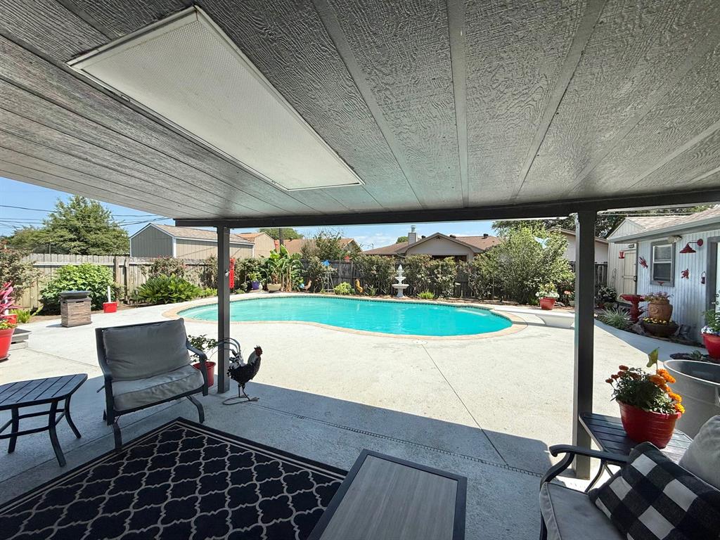 2330 Little John Lane, Groves, Texas image 34
