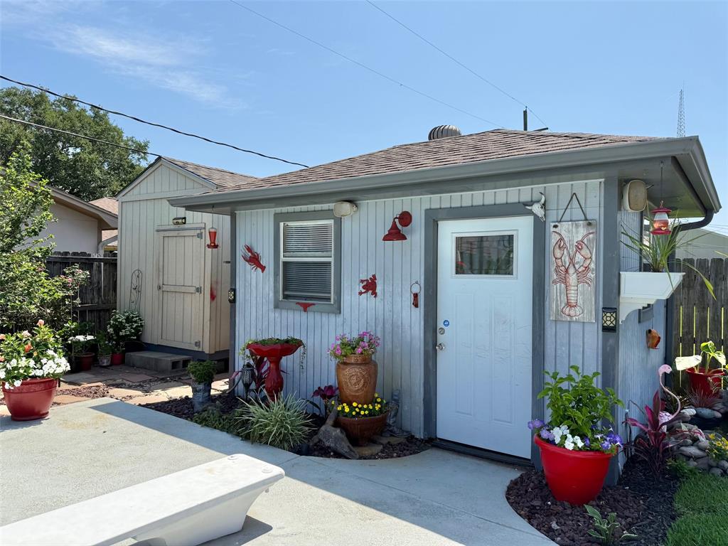 2330 Little John Lane, Groves, Texas image 35