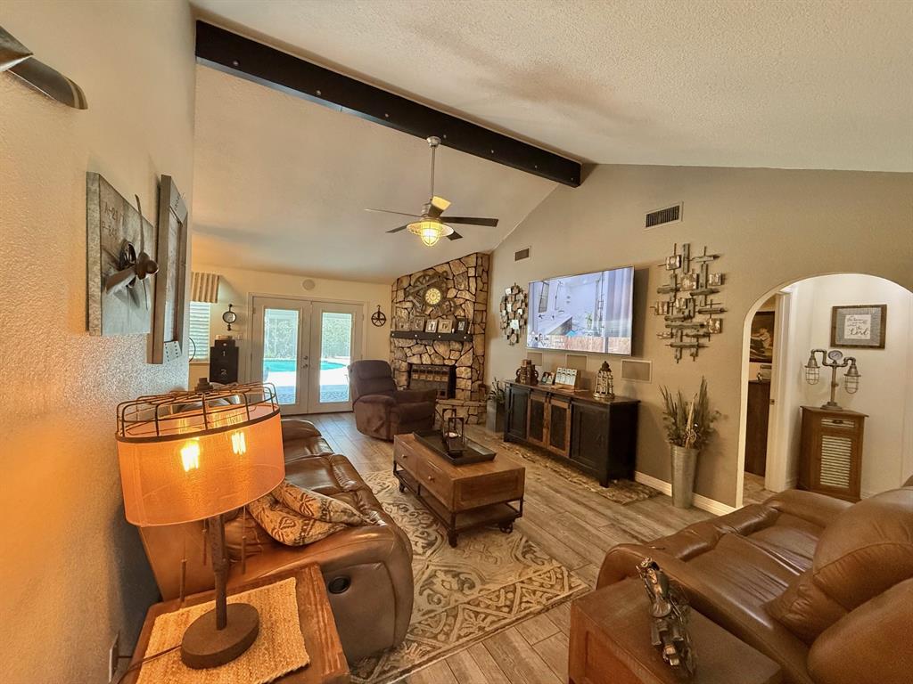 2330 Little John Lane, Groves, Texas image 6