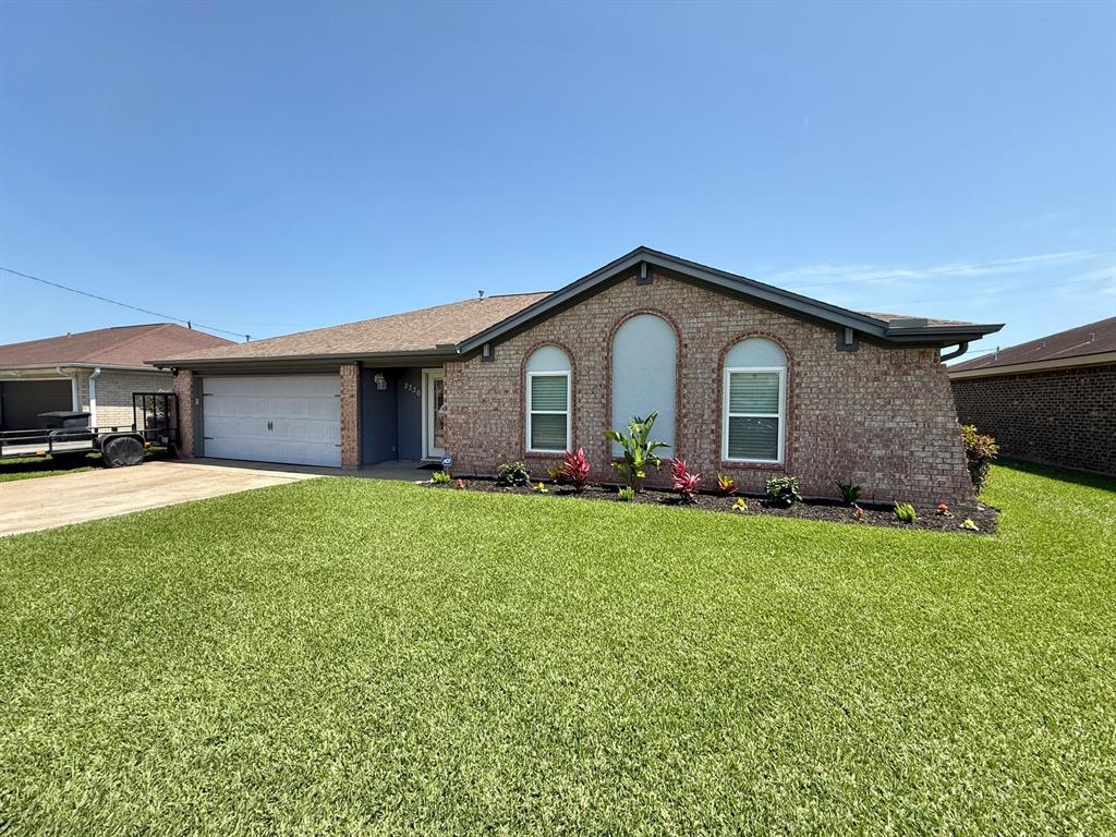 2330 Little John Lane, Groves, Texas image 1