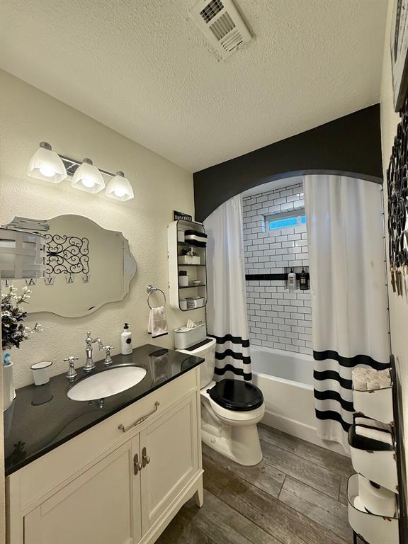 2330 Little John Lane, Groves, Texas image 23