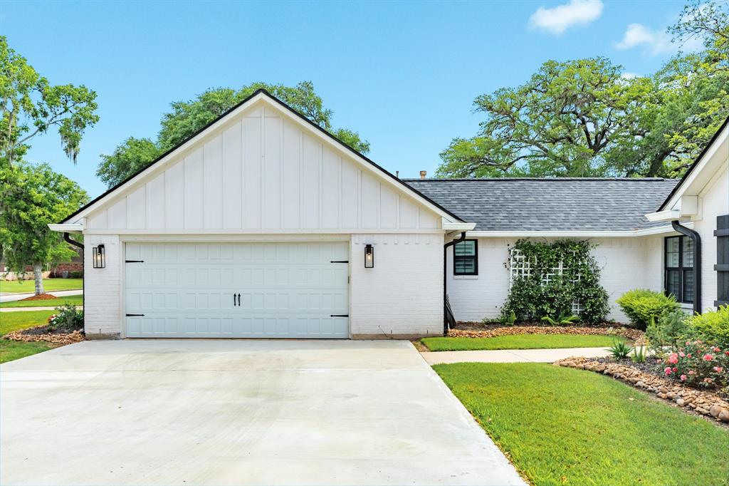 247 S Amherst Drive, West Columbia, Texas image 5