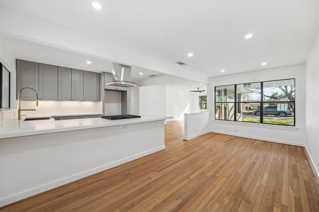 5322 Nina Lee Lane