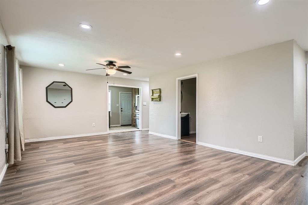 403 S Velasco Street, Angleton, Texas image 6