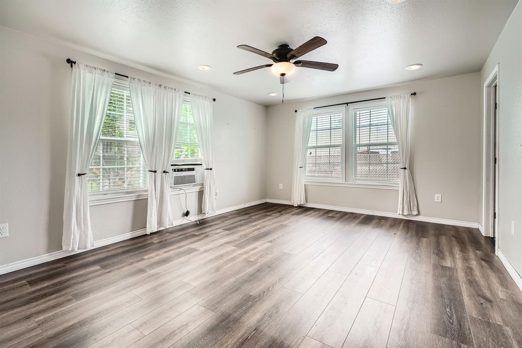 403 S Velasco Street, Angleton, Texas image 12