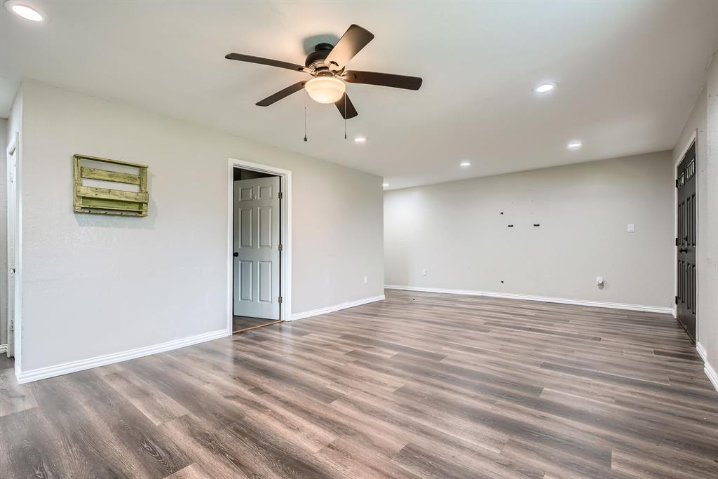 403 S Velasco Street, Angleton, Texas image 5