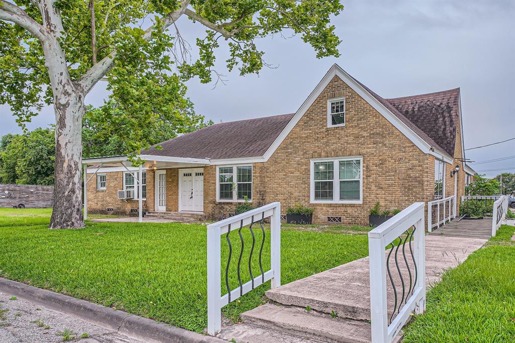 403 S Velasco Street, Angleton, Texas image 26