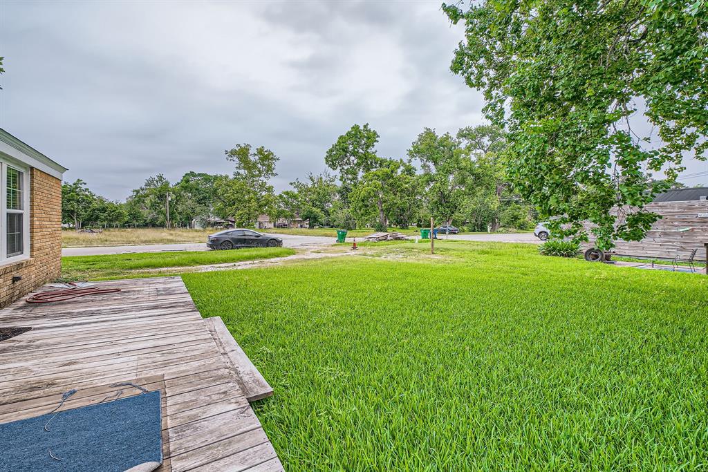 403 S Velasco Street, Angleton, Texas image 23