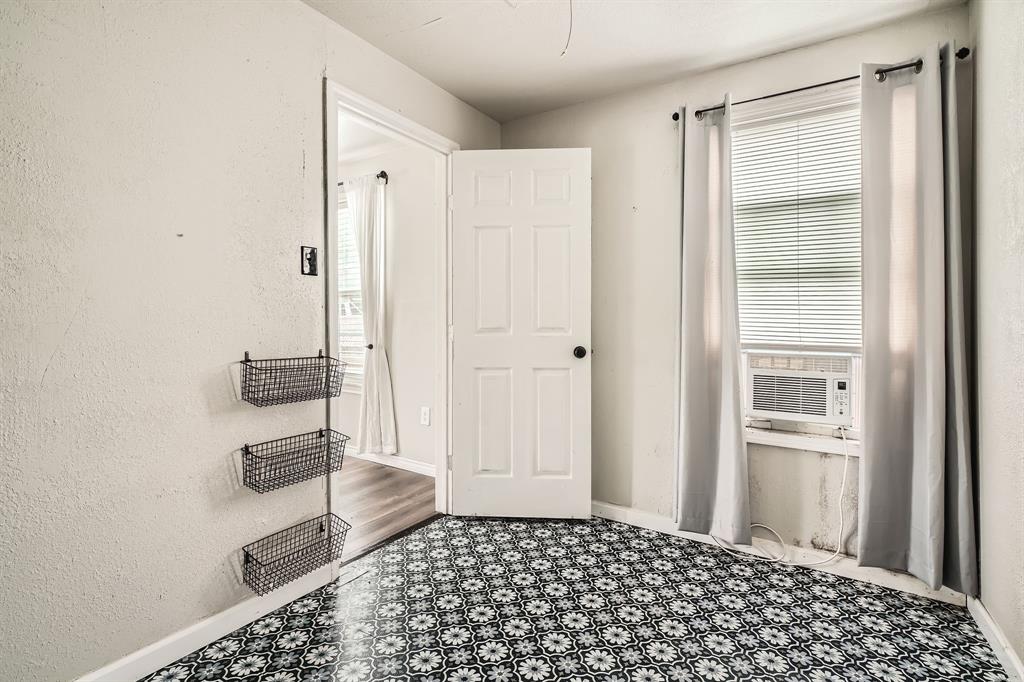 403 S Velasco Street, Angleton, Texas image 22