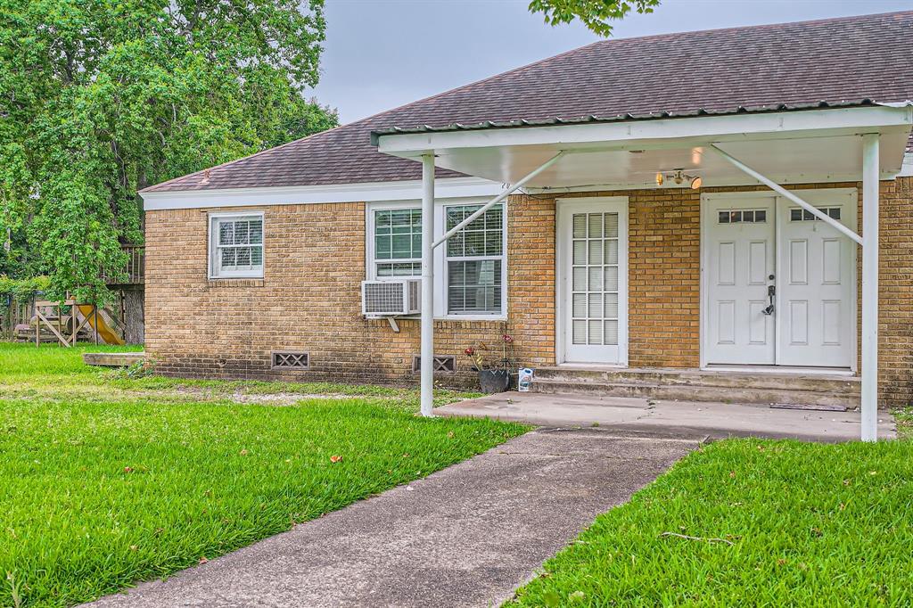 403 S Velasco Street, Angleton, Texas image 25