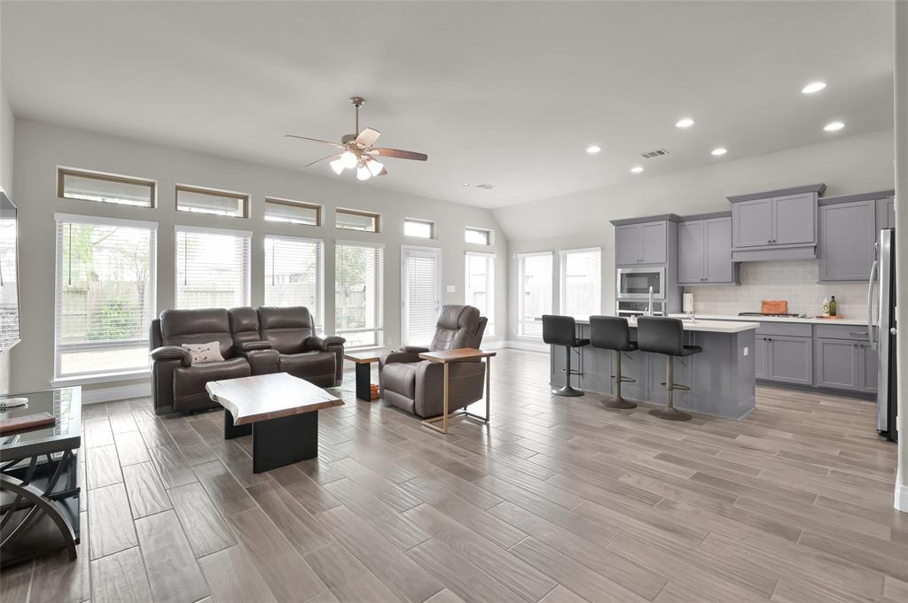 14948 Scarlet Branch Drive, Conroe, Texas image 7