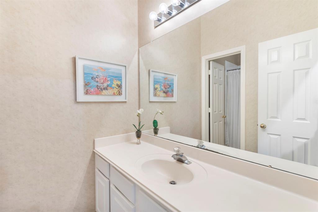 99 N Downy Willow Circle, The Woodlands, Texas image 17