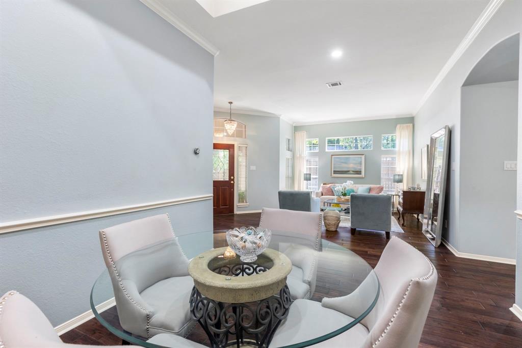 99 N Downy Willow Circle, The Woodlands, Texas image 5