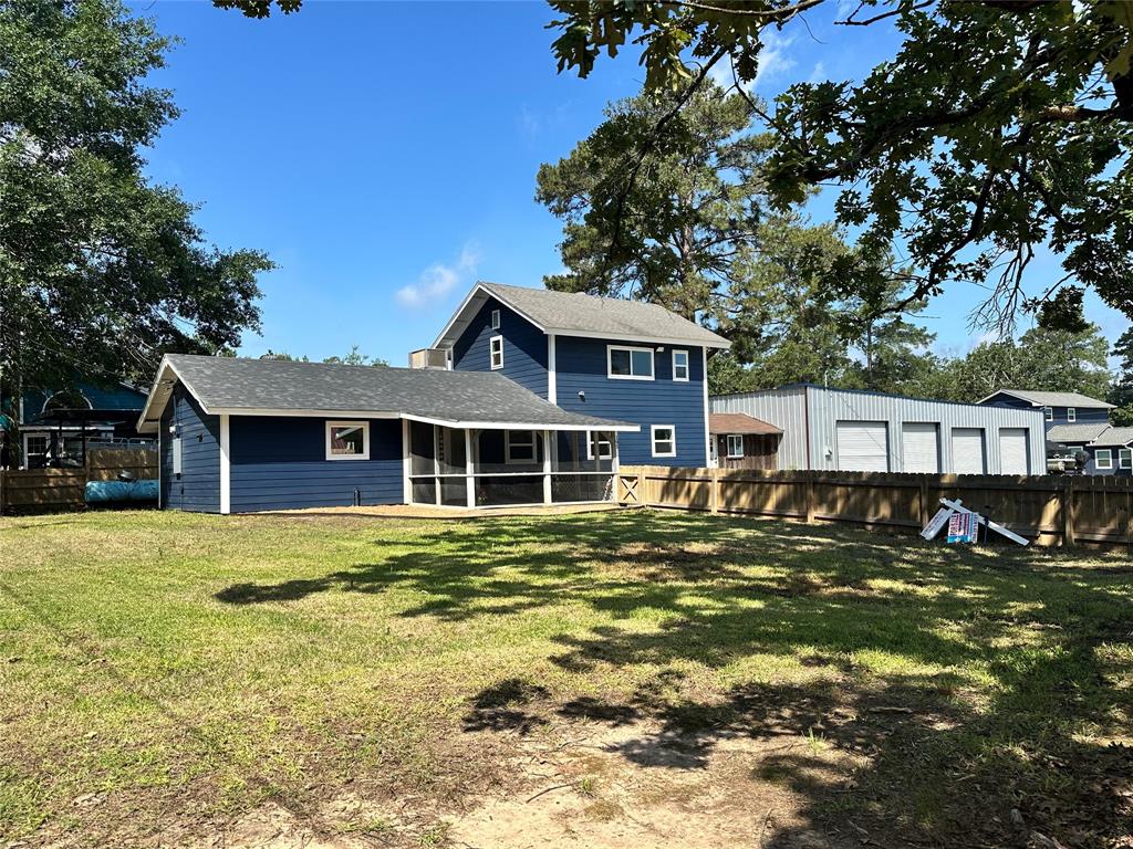 195 Lakeside Drive, Zavalla, Texas image 1