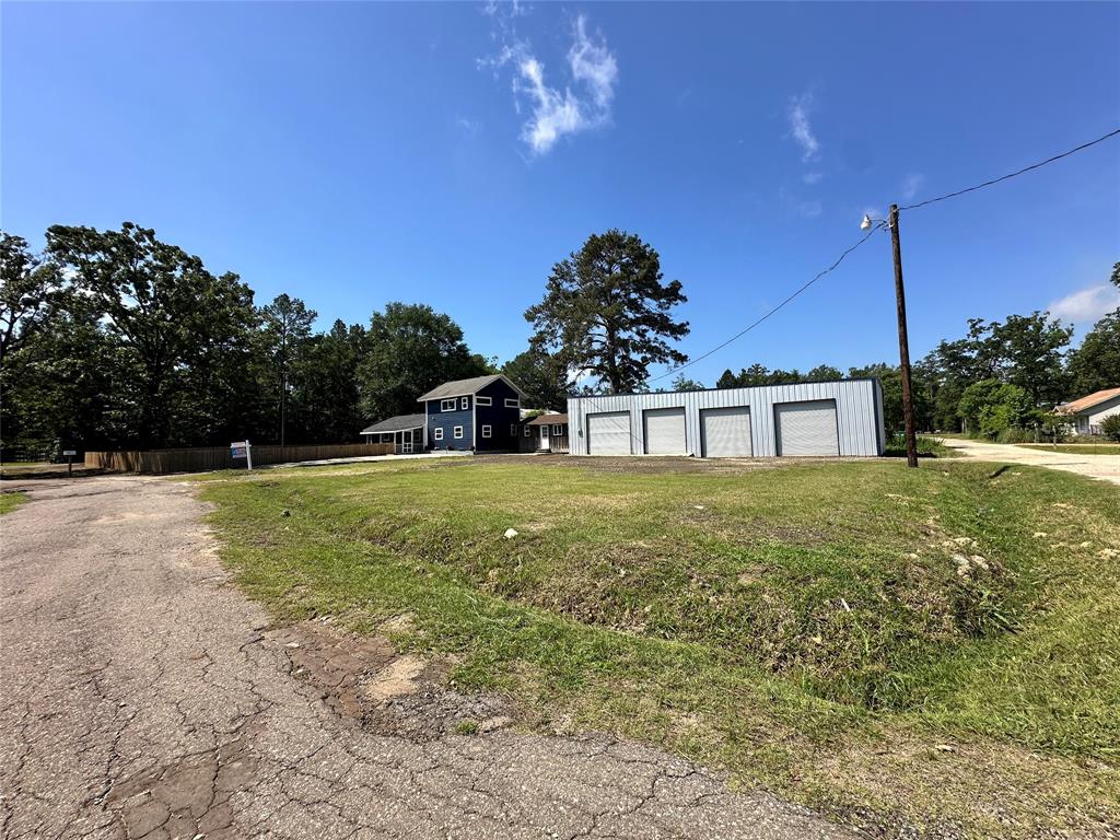 195 Lakeside Drive, Zavalla, Texas image 8