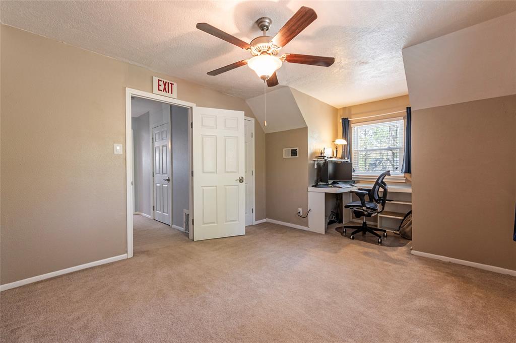 1050 Royal Oak Drive, Dickinson, Texas image 38