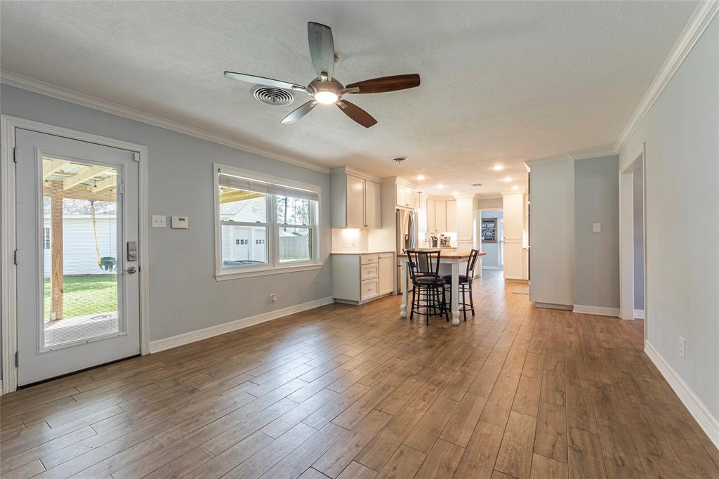 1050 Royal Oak Drive, Dickinson, Texas image 22