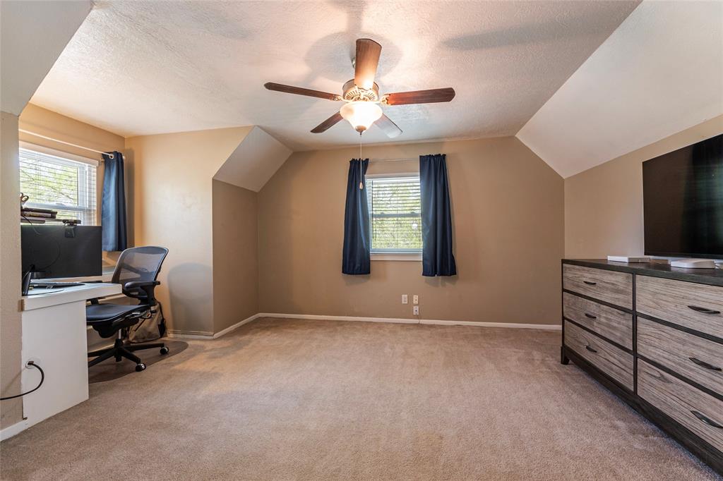 1050 Royal Oak Drive, Dickinson, Texas image 39
