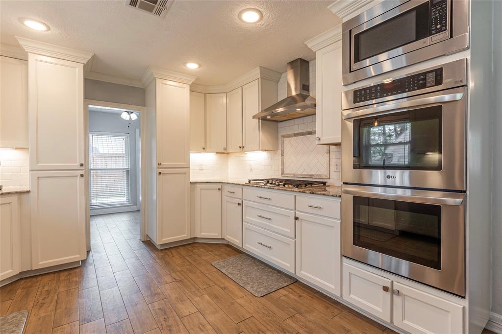 1050 Royal Oak Drive, Dickinson, Texas image 26