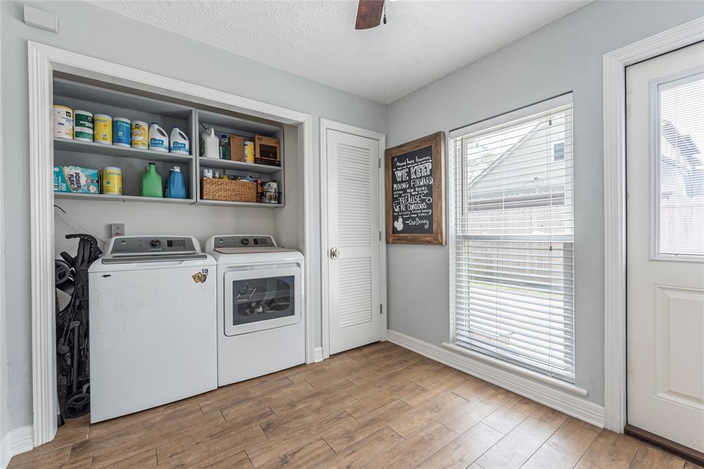 1050 Royal Oak Drive, Dickinson, Texas image 30