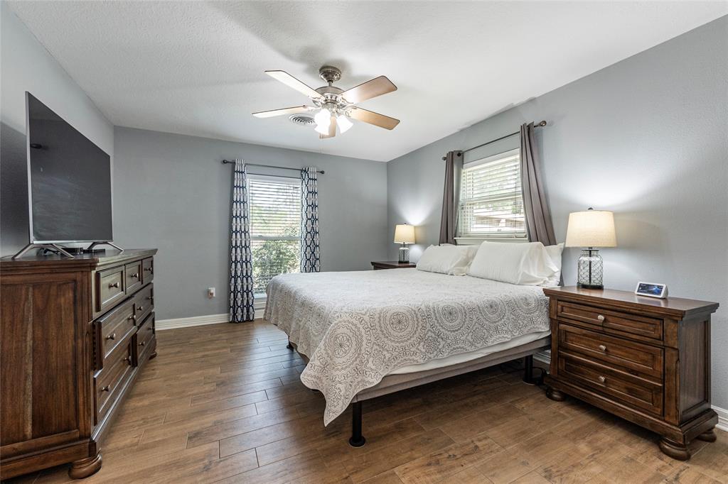 1050 Royal Oak Drive, Dickinson, Texas image 33