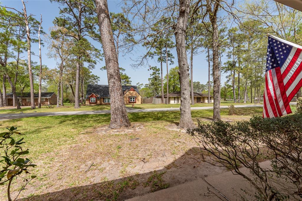 1050 Royal Oak Drive, Dickinson, Texas image 3