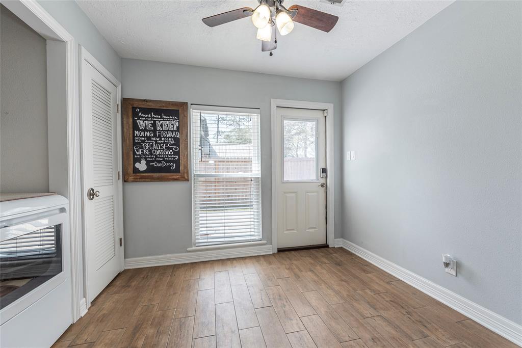 1050 Royal Oak Drive, Dickinson, Texas image 31