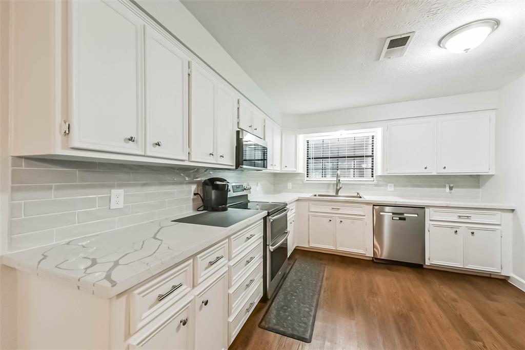 12031 1/2 N L Street, La Porte, Texas image 12