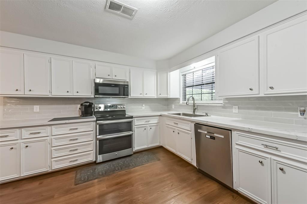 12031 1/2 N L Street, La Porte, Texas image 16