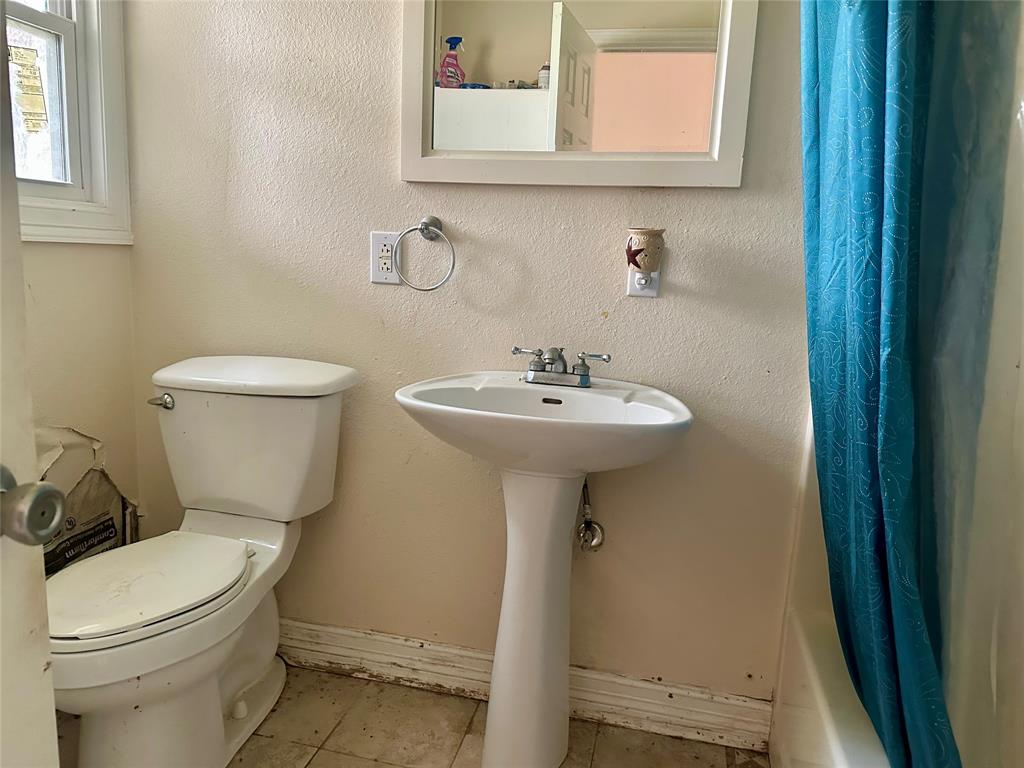 508 Center Way Street, Lake Jackson, Texas image 8