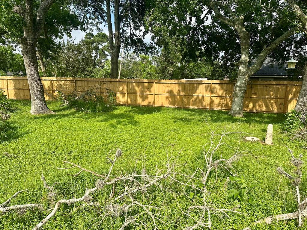 508 Center Way Street, Lake Jackson, Texas image 9