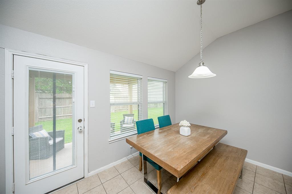 6323 Thornton Drive, Missouri City, Texas image 27