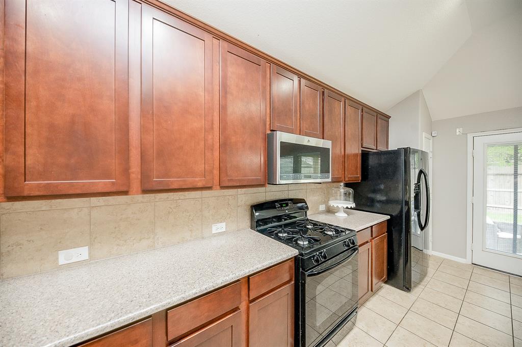 6323 Thornton Drive, Missouri City, Texas image 32