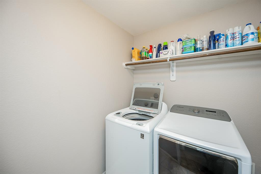 6323 Thornton Drive, Missouri City, Texas image 34