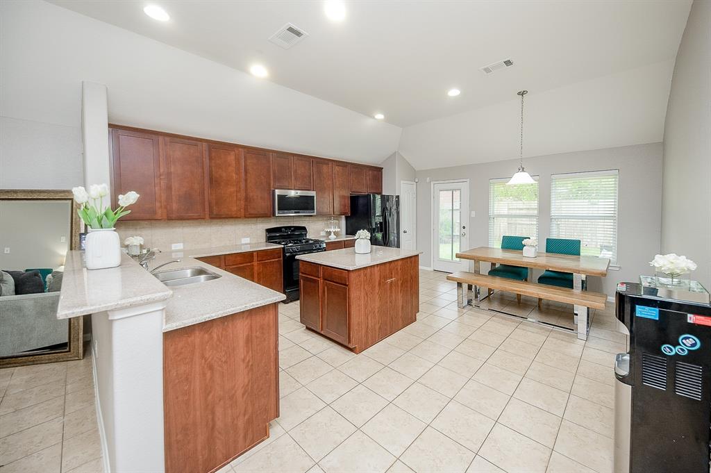 6323 Thornton Drive, Missouri City, Texas image 25