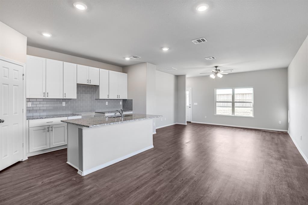 10807 Red Orchid Drive, Houston, Texas image 2