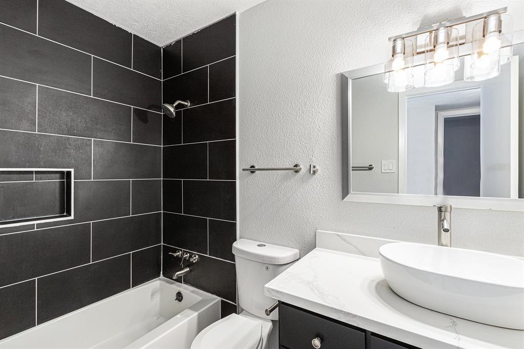 13750 Shirebrook Drive, Sugar Land, Texas image 13