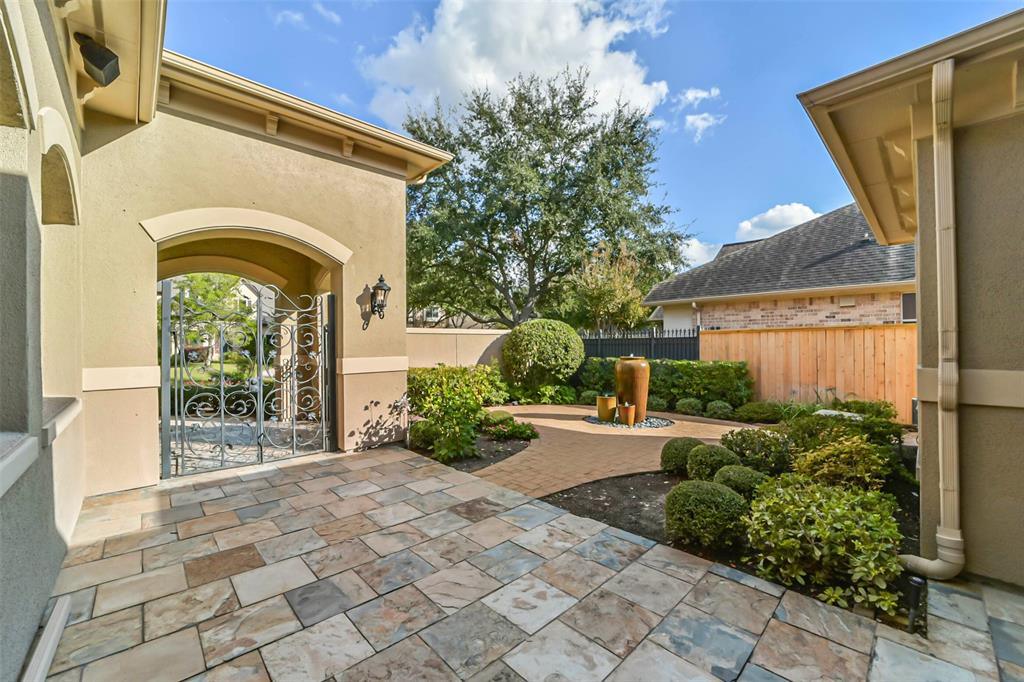 3402 Louvre Lane