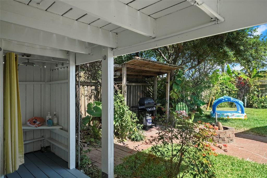 4213 Avenue T 1/2, Galveston, Texas image 32