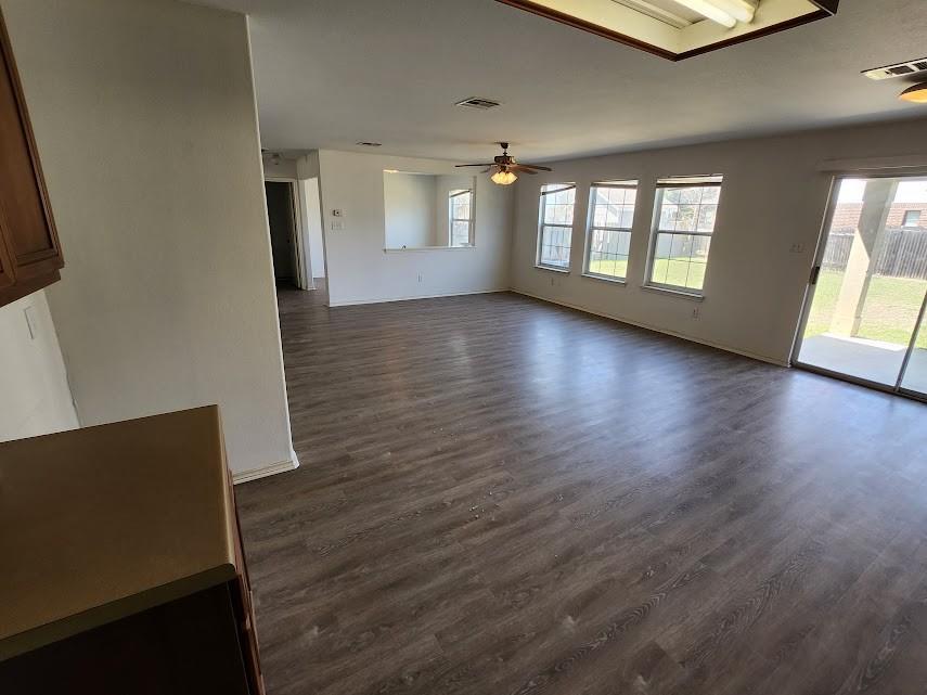1212 Golden Eagle Street, Pflugerville, Texas image 6