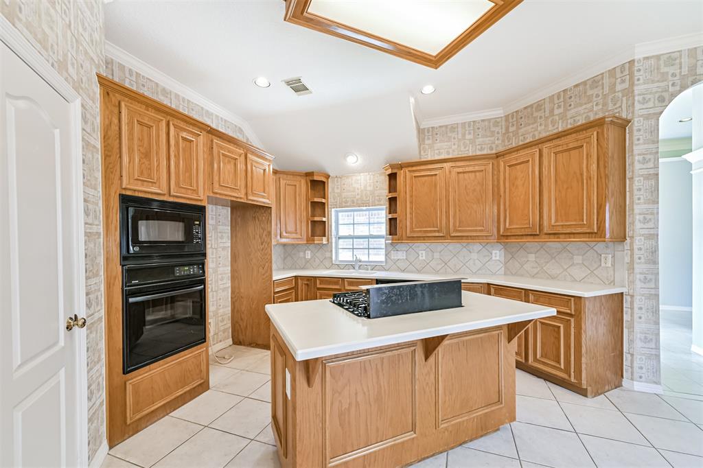 314 Parkwood Village Drive, Friendswood, Texas image 16