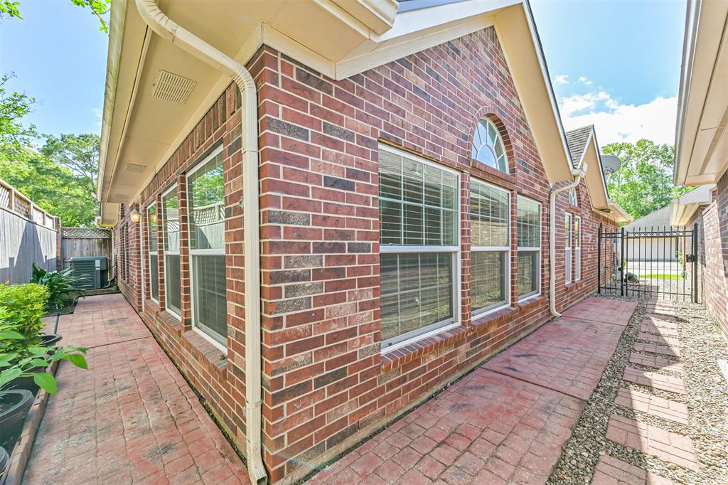 314 Parkwood Village Drive, Friendswood, Texas image 34