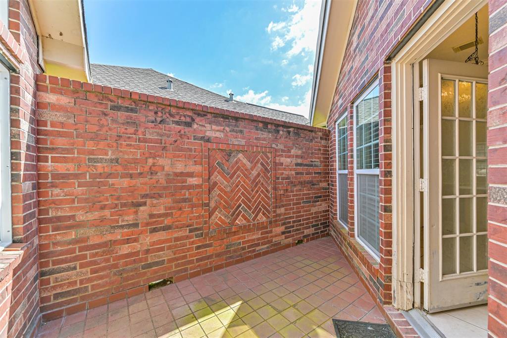 314 Parkwood Village Drive, Friendswood, Texas image 31
