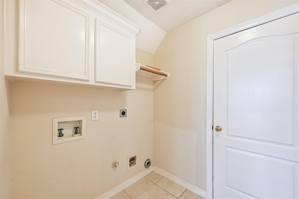 314 Parkwood Village Drive, Friendswood, Texas image 17