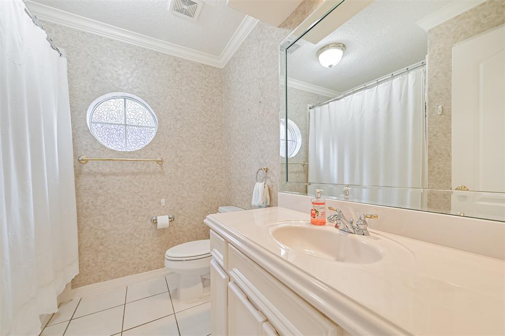 314 Parkwood Village Drive, Friendswood, Texas image 7