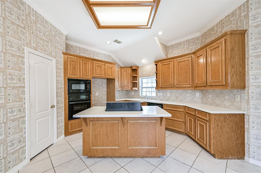 314 Parkwood Village Drive, Friendswood, Texas image 15