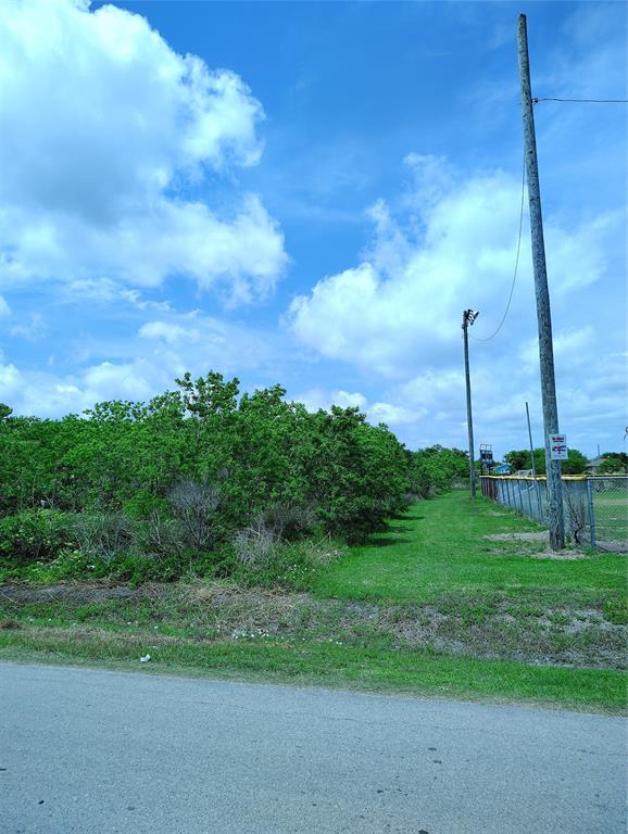 331 18, San Leon, Texas image 3