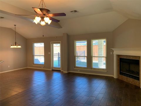 A home in Schulenburg