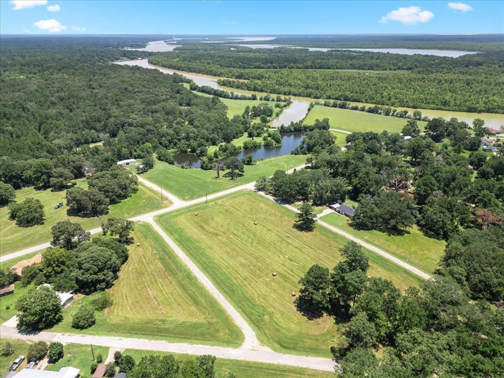 Westover Lane, Trinity, Texas image 1